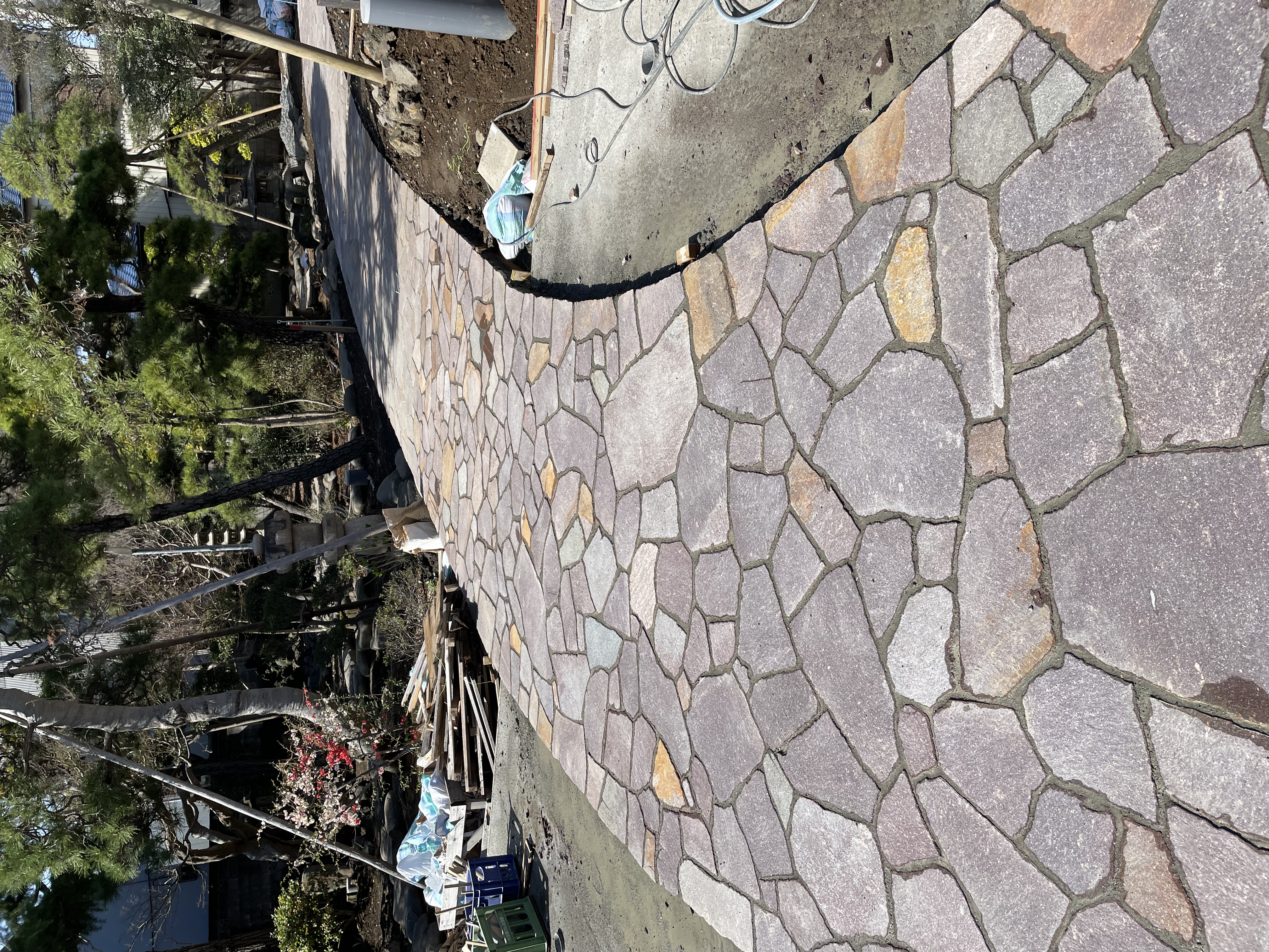 勇石工業株式会社 ロゴ
